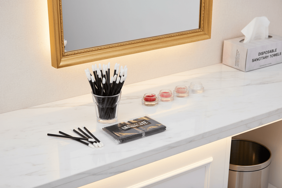 SPONGE TIP APPLICATOR/ LIP GLOSS WANDS - SKINDICATE