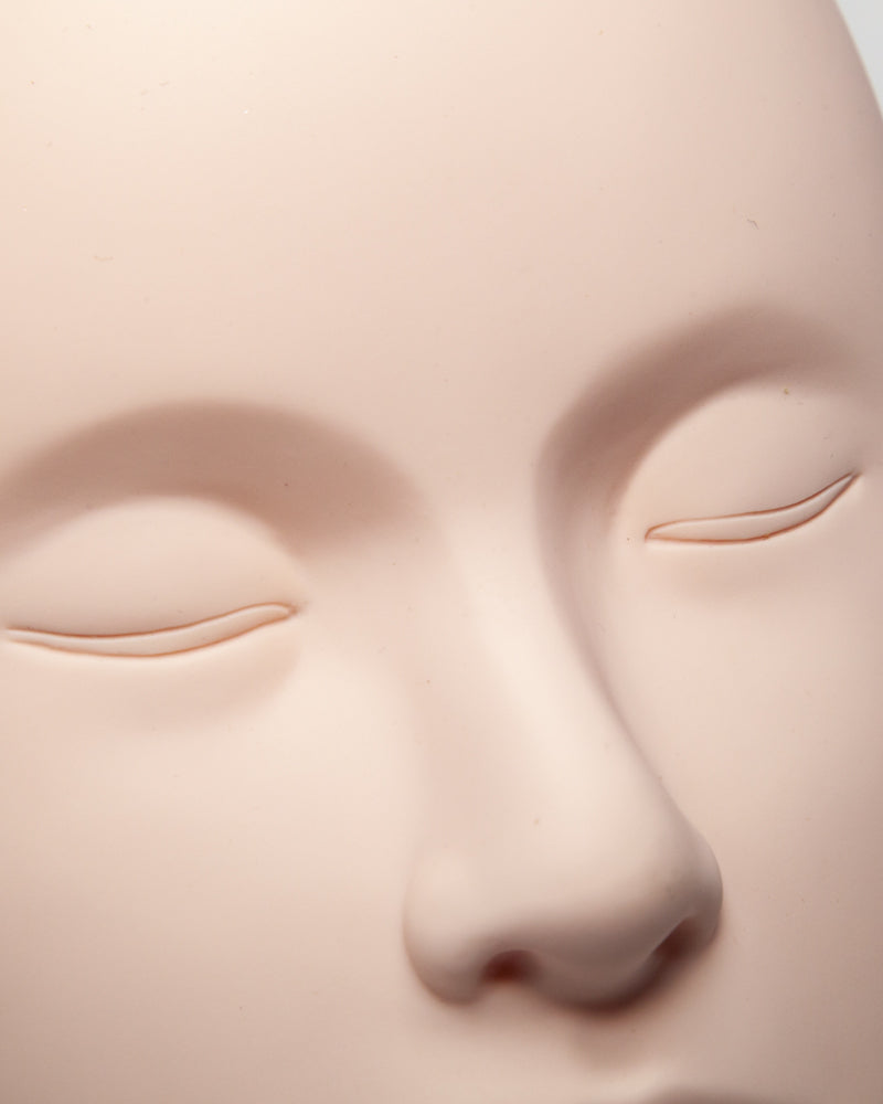 MANNEQUIN HEAD- LASH EXTENSIONS/MAKE UP APPLICATION