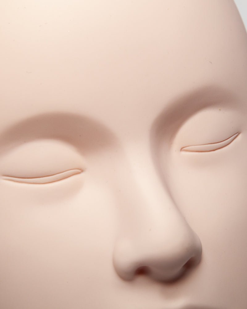 MANNEQUIN HEAD - LASH EXTENSIONS/MAKE UP APPLICATION - Skindicate Lab + Beauty